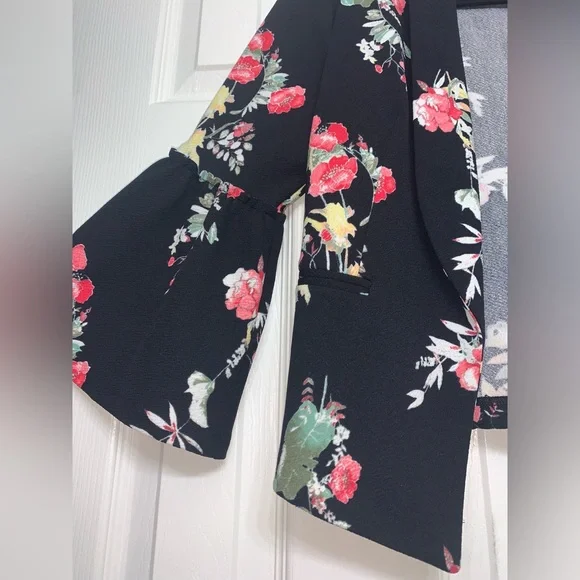 Floral Jacket - Picture 5 of 5